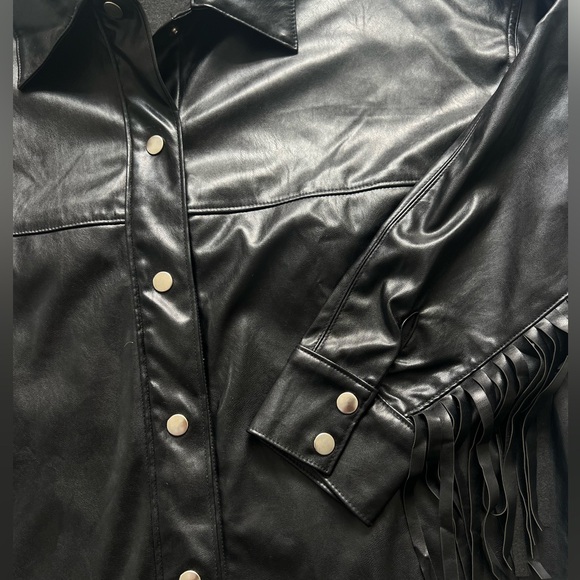 No Vacancy brand. Fringe faux leather shacket. - Picture 2 of 5